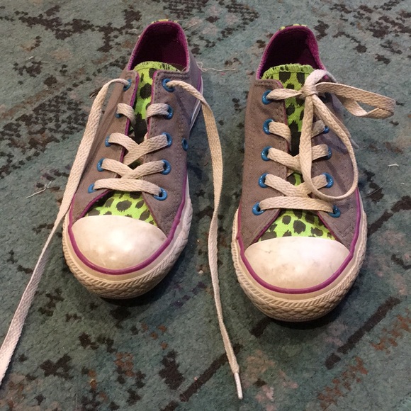 Girls converse - Picture 1 of 4